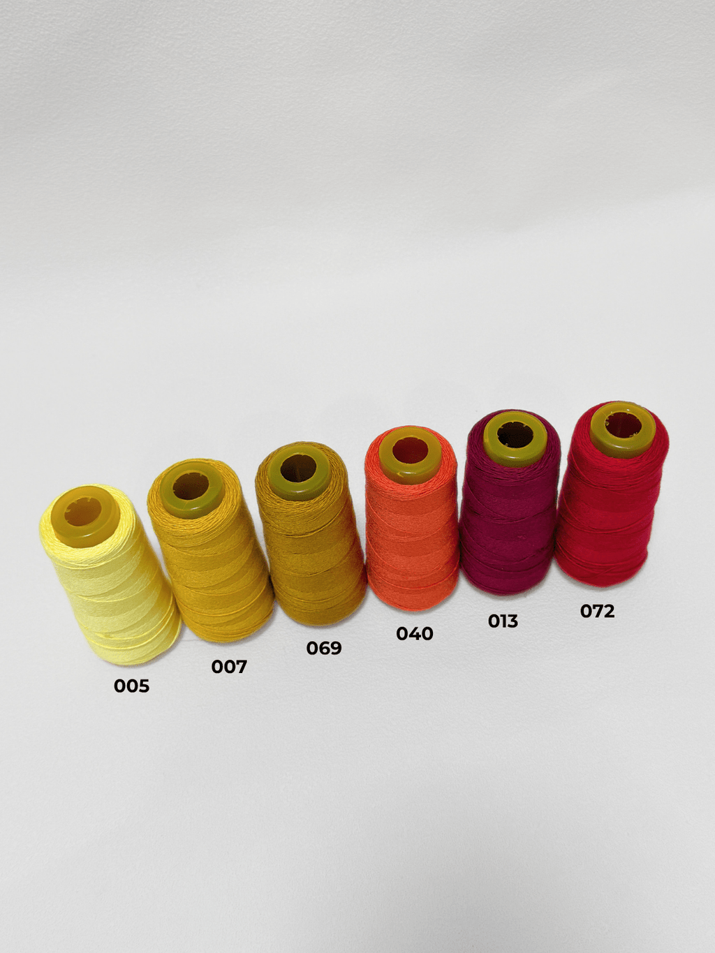 Chaine Trame-100% Tencel Lyocell Yarn｜5.6 Nm in 001 Black ()