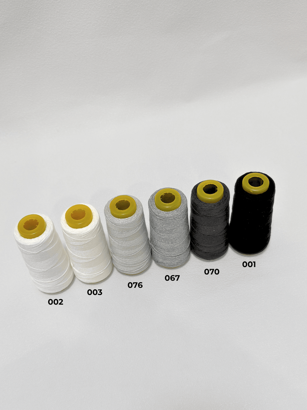 Chaine Trame-100% Tencel Lyocell Yarn｜5.6 Nm in 001 Black ()