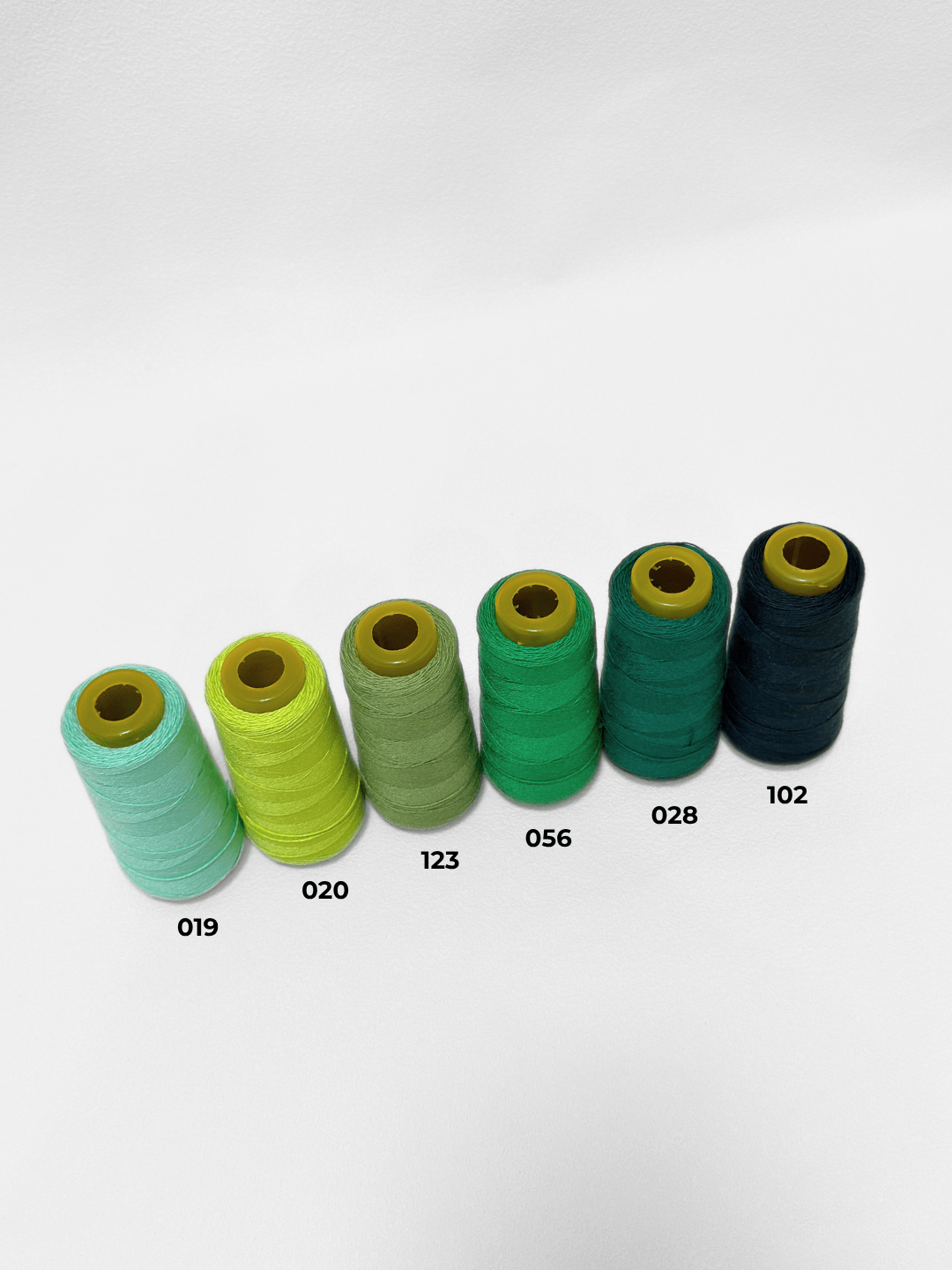 Chaine Trame-100% Tencel Lyocell Yarn｜5.6 Nm in 001 Black ()