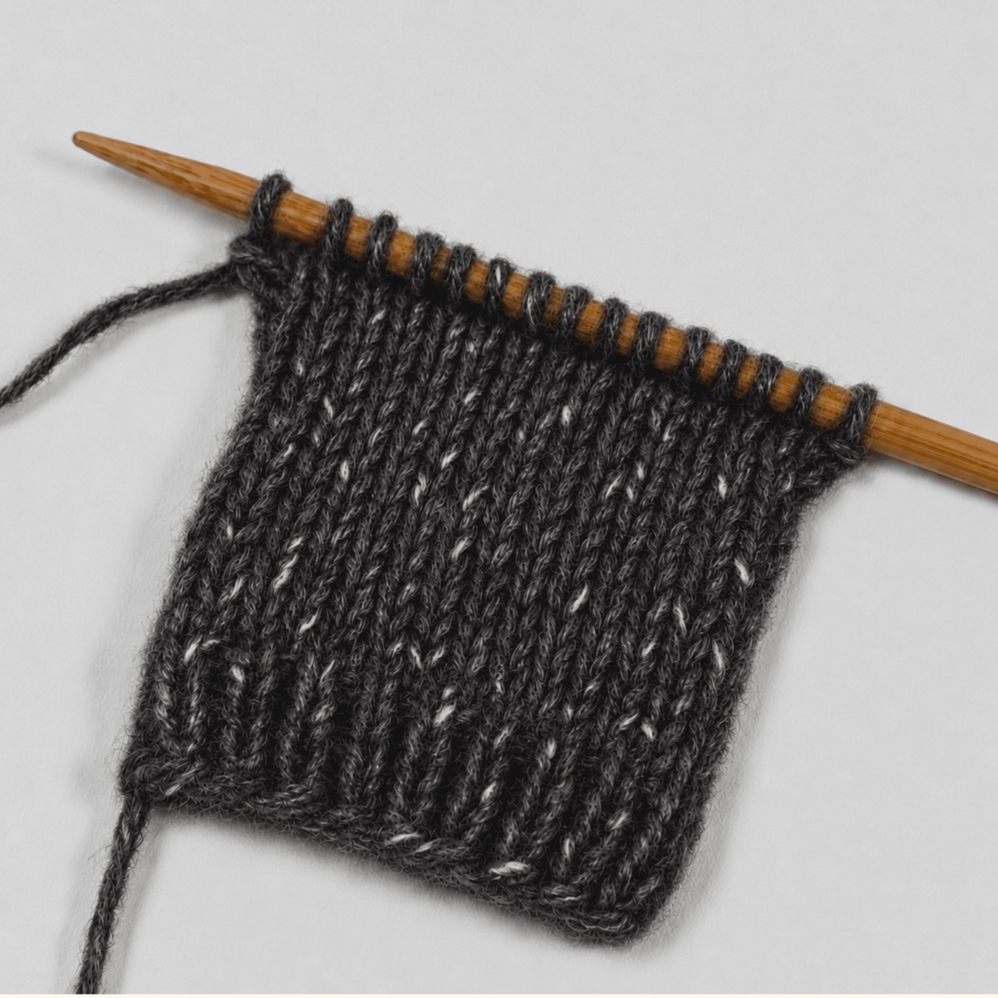 Chaine Trame-Charcoal Tweed Wool Blend Yarn in 50g ()