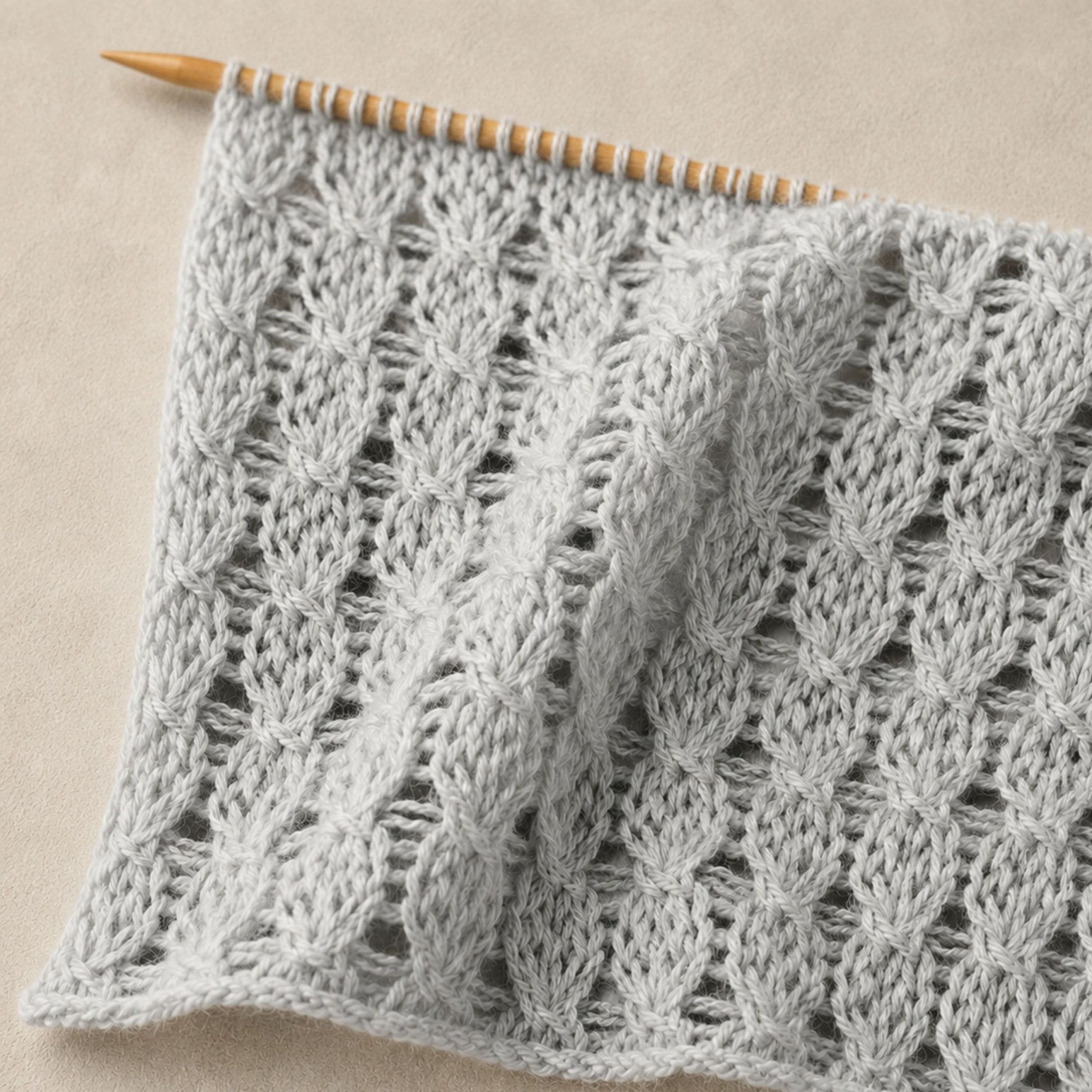 Chaine Trame-Merino Wool Cashmere Yarn | 3-Strand for Knitting & Crochet in Light Heather Grey ()