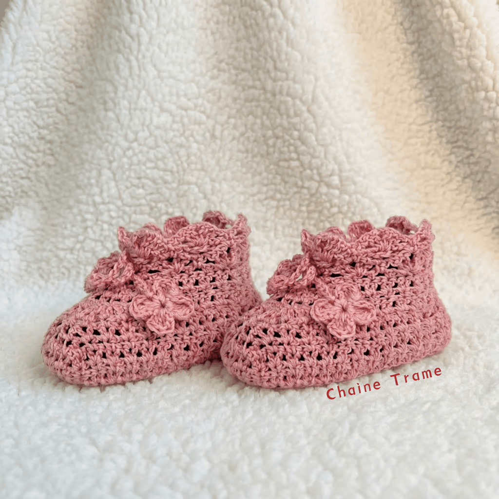 Chaine Trame - Tencel Lyocell Baby Shoes Crochet Kit in 2 White ()