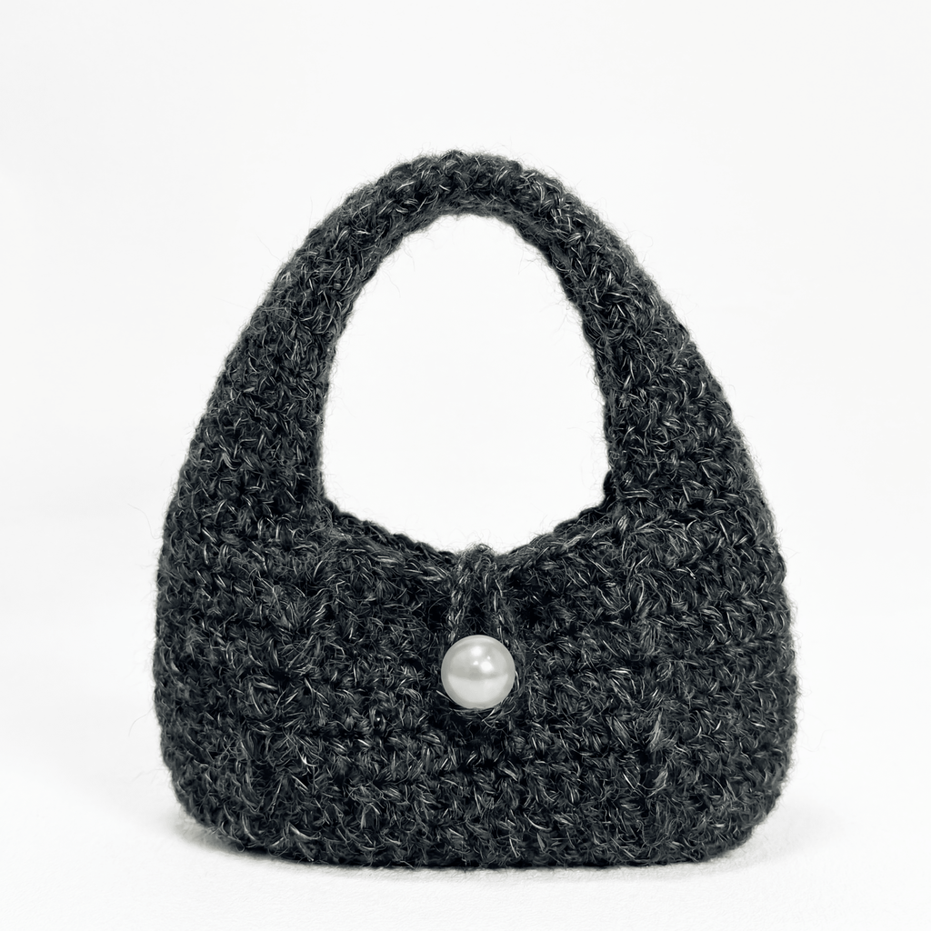 Chaine Trame - Textured Wool Wristlet Bag Crochet Kit in White ()